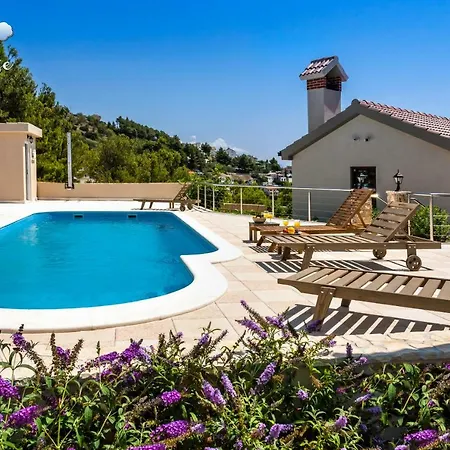 The Pine Resort, 3 Apartment