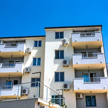 Apartment The Pine Resort, 3 Stanici