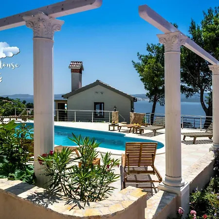 The Pine Resort, 3